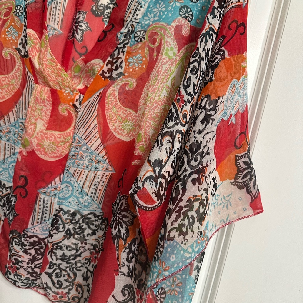 Colorful Women's Top - Picture 3 of 4